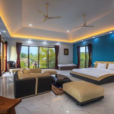 Saffronstays Aura, Alibaug - Luxury Pool Villa With A Game Room And Spacious Lawn Алибаг Екстериор снимка