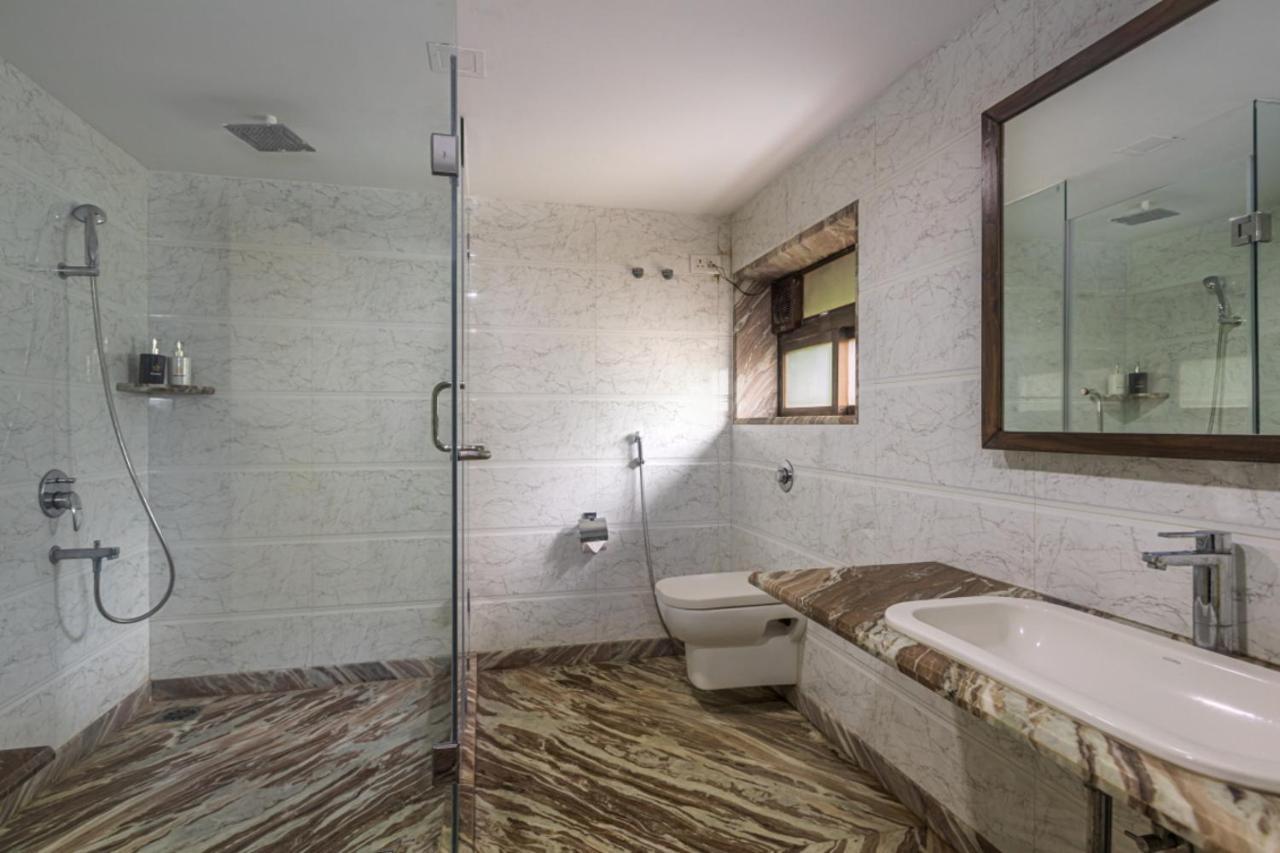 Saffronstays Aura, Alibaug - Luxury Pool Villa With A Game Room And Spacious Lawn Алибаг Екстериор снимка