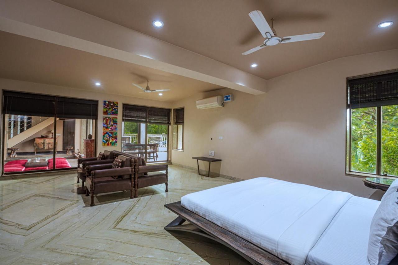 Saffronstays Aura, Alibaug - Luxury Pool Villa With A Game Room And Spacious Lawn Алибаг Екстериор снимка