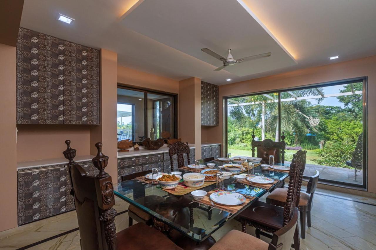 Saffronstays Aura, Alibaug - Luxury Pool Villa With A Game Room And Spacious Lawn Алибаг Екстериор снимка