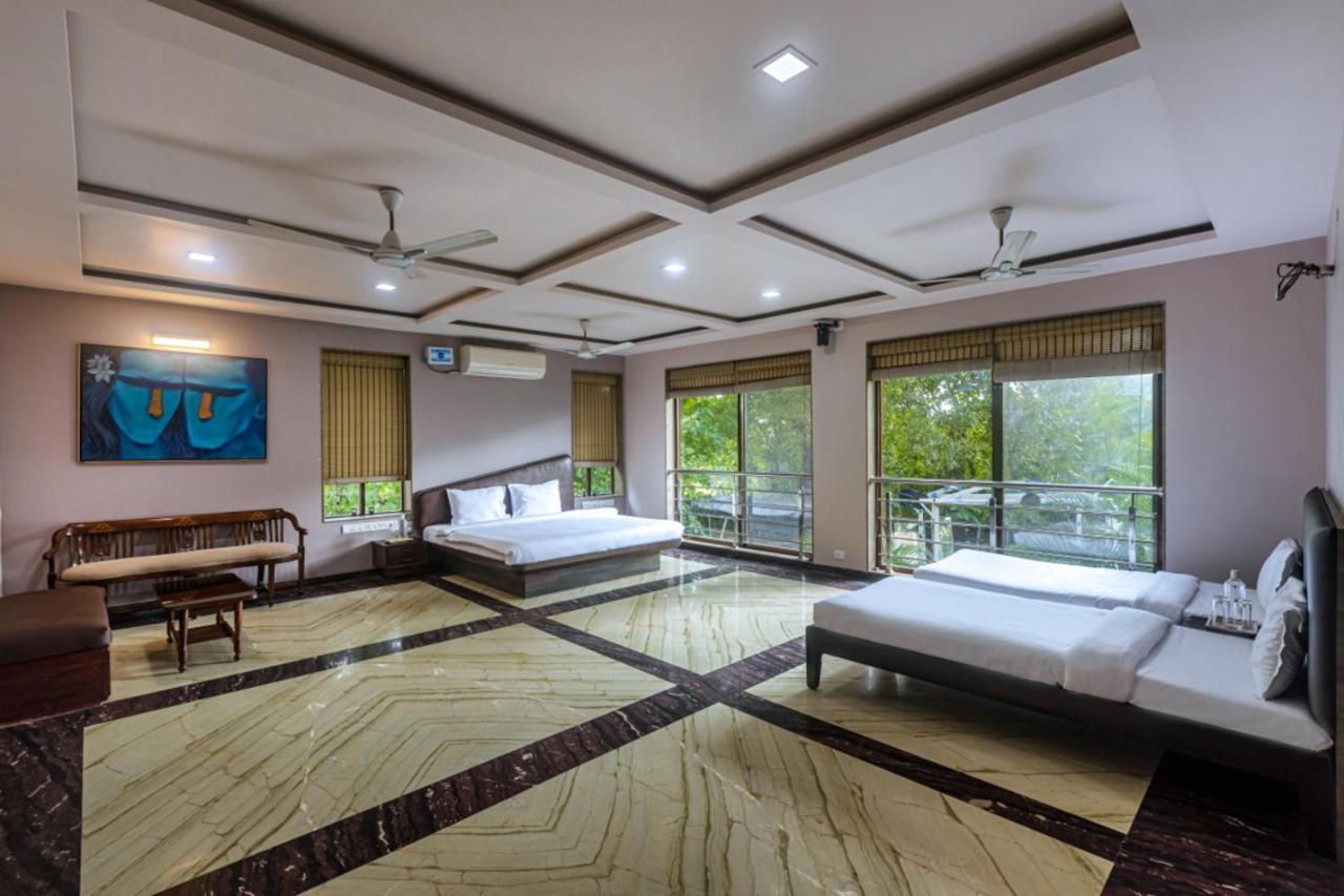 Saffronstays Aura, Alibaug - Luxury Pool Villa With A Game Room And Spacious Lawn Алибаг Екстериор снимка