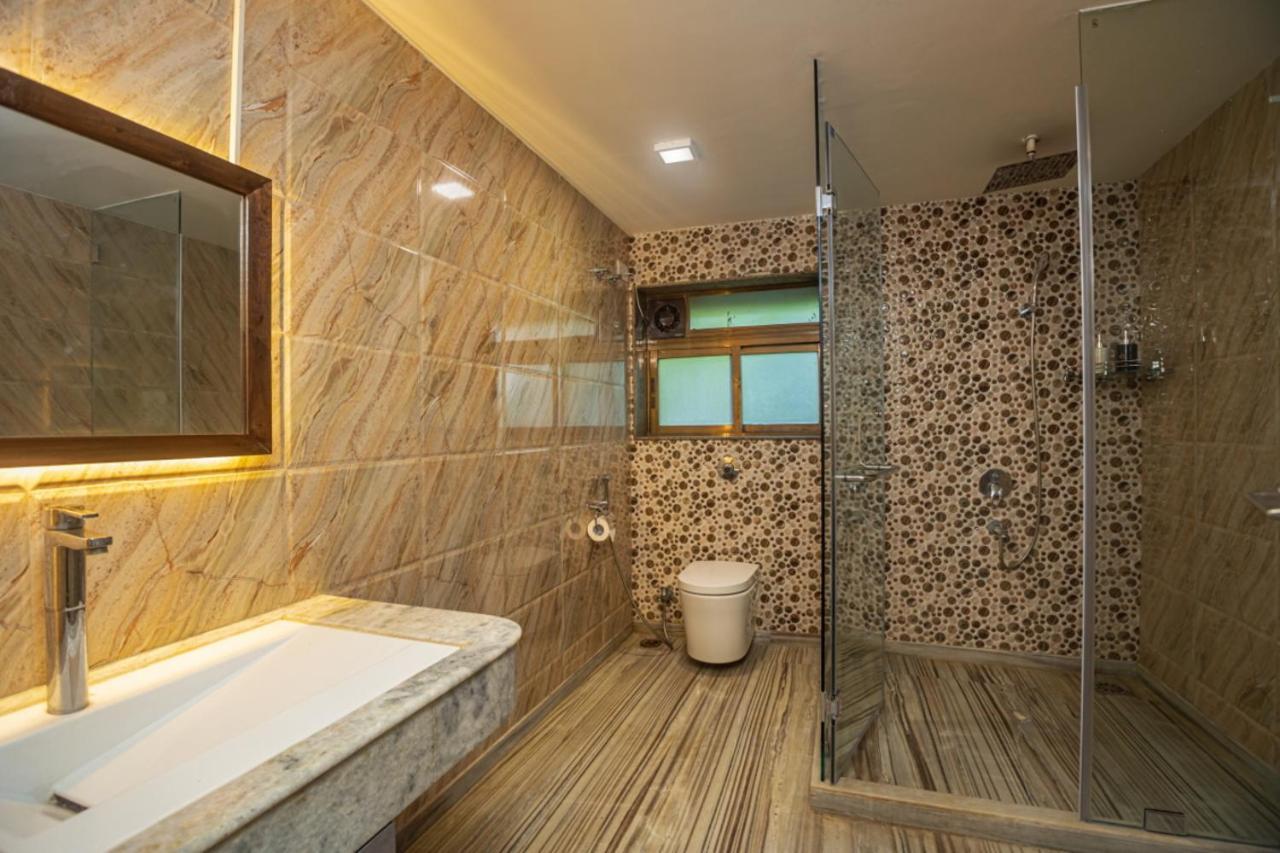 Saffronstays Aura, Alibaug - Luxury Pool Villa With A Game Room And Spacious Lawn Алибаг Екстериор снимка