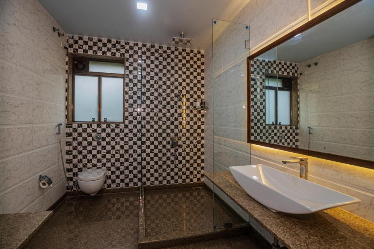 Saffronstays Aura, Alibaug - Luxury Pool Villa With A Game Room And Spacious Lawn Алибаг Екстериор снимка