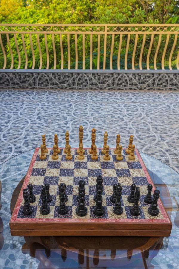 Saffronstays Aura, Alibaug - Luxury Pool Villa With A Game Room And Spacious Lawn Алибаг Екстериор снимка