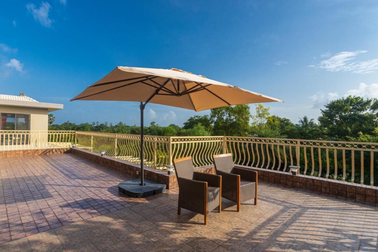 Saffronstays Aura, Alibaug - Luxury Pool Villa With A Game Room And Spacious Lawn Алибаг Екстериор снимка
