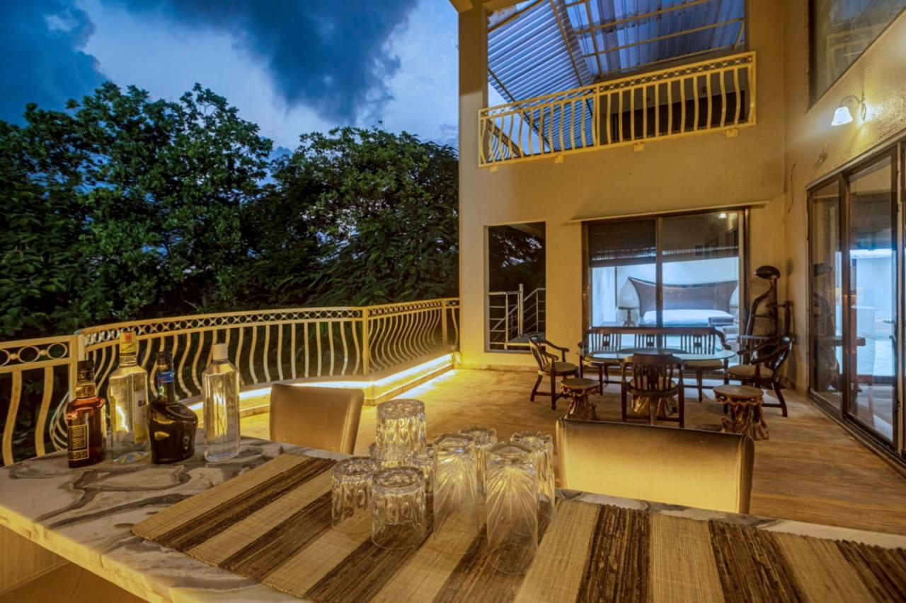 Saffronstays Aura, Alibaug - Luxury Pool Villa With A Game Room And Spacious Lawn Алибаг Екстериор снимка